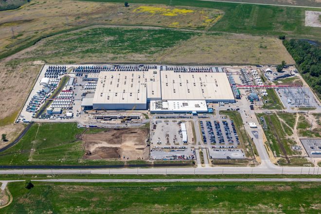 可见！把AI超算涂成这样微软破防了尊龙凯时app平台马斯克宣战太空(图2)